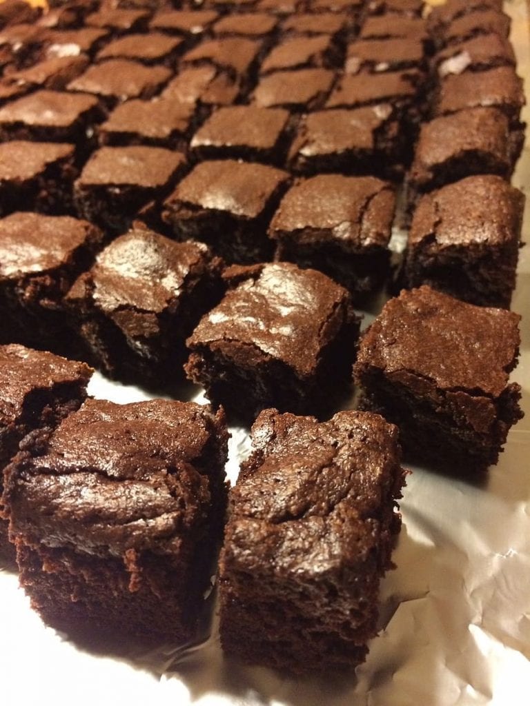 chocolate-fudge-brownies-peppermint-drizzle